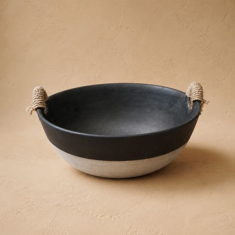 نمای ترکیبی از کاسه بزرگ (مناسب میوه) و کاسه کوچک (مناسب آجیل) در کنار هم برای نمایش هماهنگی در چیدمان.