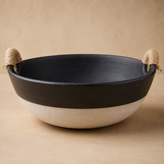 نمای ترکیبی از کاسه بزرگ (مناسب میوه) و کاسه کوچک (مناسب آجیل) در کنار هم برای نمایش هماهنگی در چیدمان.