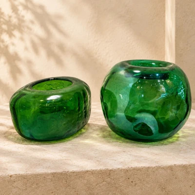 جا دستمال کاغذی شیشهای گرد به رنگ آبی کاربنی درخشان (Cobalt Blue) با طراحی مدرن.
